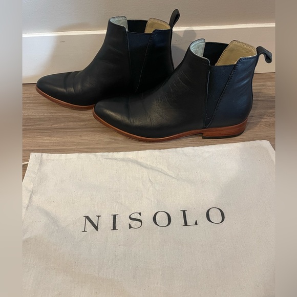 Nisolo Classic Chelsea Boot Black Leather. Only worn one time! - Picture 5 of 9